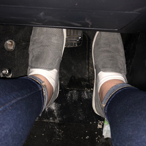 Steve Madden slip ons - Picture 2 of 3